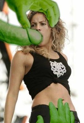 Shakira photoshop