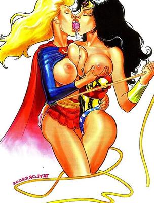 Supergirl / Wonder Woman