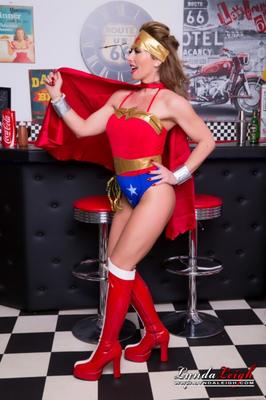 Super Heroine