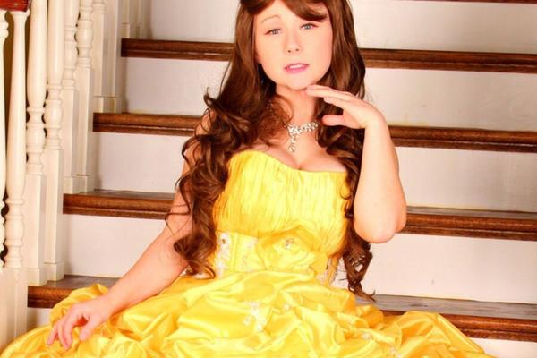 belle cosplay