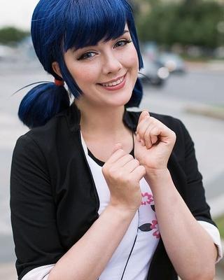 « Marinette dupain Cheng Cosplay » par Awes_Omi