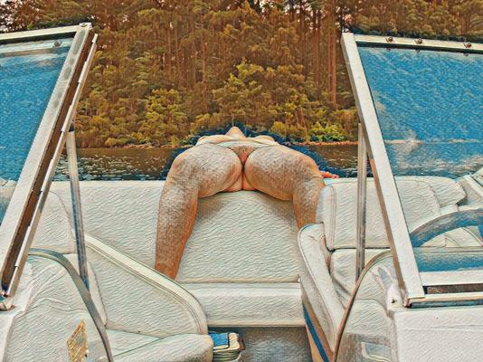 Love Horny girls on a boat#